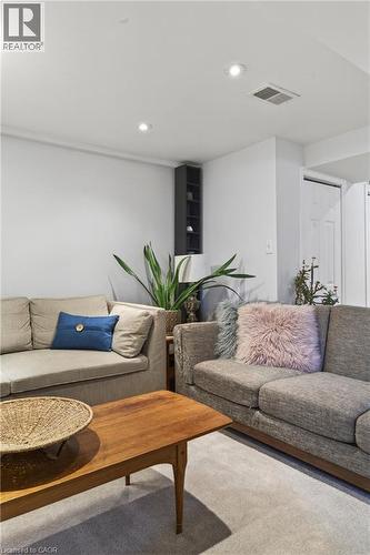 136 Hunter Street W, Hamilton, ON - Indoor Photo Showing Living Room