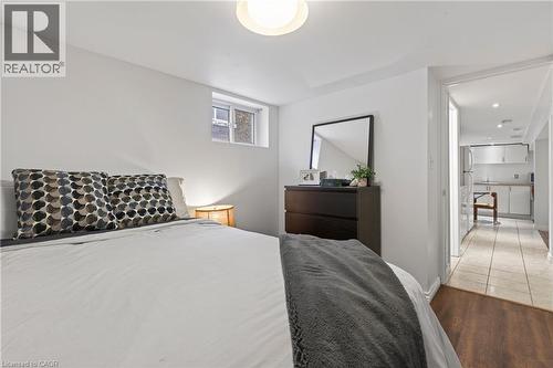 136 Hunter Street W, Hamilton, ON - Indoor Photo Showing Bedroom