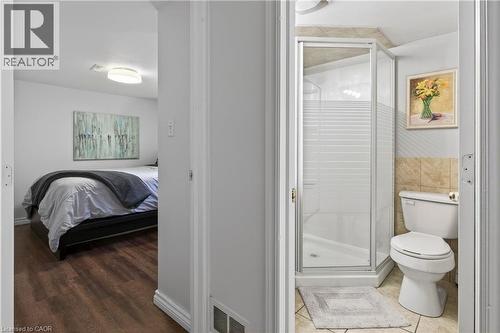 136 Hunter Street W, Hamilton, ON - Indoor Photo Showing Bathroom