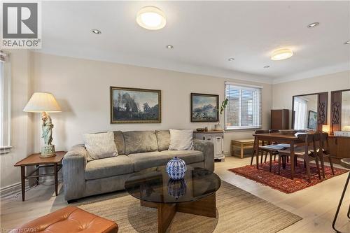 136 Hunter Street W, Hamilton, ON - Indoor Photo Showing Living Room