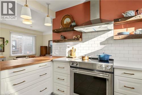 136 Hunter Street W, Hamilton, ON - Indoor Photo Showing Kitchen