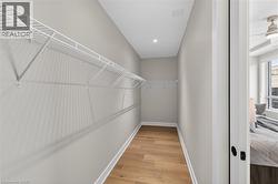 Full walk-in closet - 