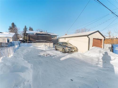 1016 Radisson Ave, Winnipeg, MB 