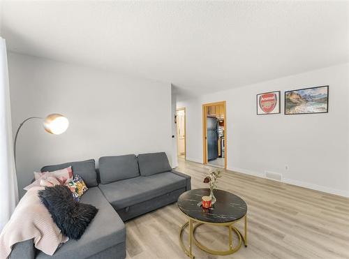 1016 Radisson Ave, Winnipeg, MB 