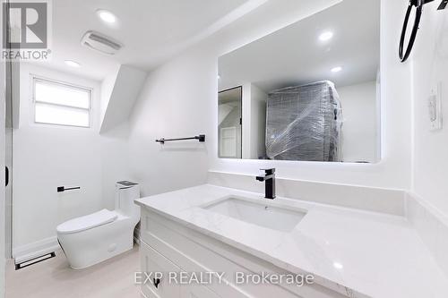 685 Jane Street, Toronto, ON - Indoor Photo Showing Bathroom