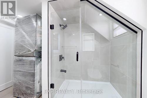 685 Jane Street, Toronto, ON - Indoor Photo Showing Bathroom