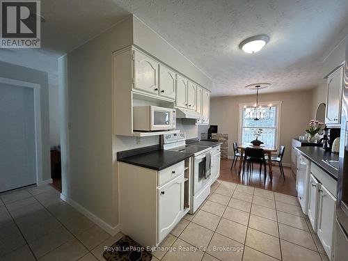 792 Mackendrick Drive N, Kincardine, ON - Indoor Photo Showing Kitchen