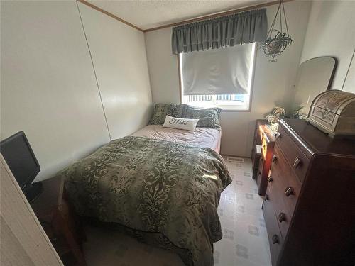 23 Shay Crescent, Winnipeg, MB - Indoor Photo Showing Bedroom