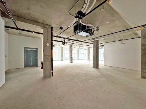 Interior - 2F-5 Rue De La Gauchetière O., Montréal (Ville-Marie), QC - Indoor Photo Showing Garage