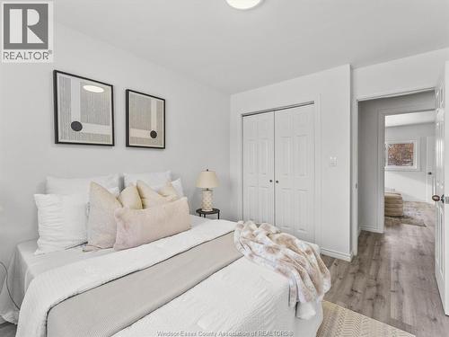 1457 S Cameron Boulevard, Windsor, ON - Indoor Photo Showing Bedroom
