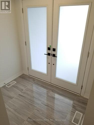71 Schmeltzer Crescent, Richmond Hill, ON - Indoor Photo Showing Other Room