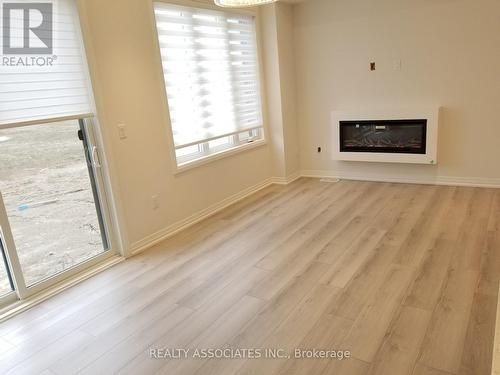 71 Schmeltzer Crescent, Richmond Hill, ON - Indoor Photo Showing Other Room With Fireplace