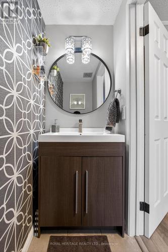 535 Shingle Bridge Place, Cambridge, ON - Indoor Photo Showing Bathroom