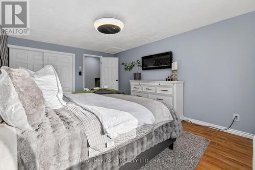 535 Shingle Bridge Place, Cambridge, ON - Indoor Photo Showing Bedroom