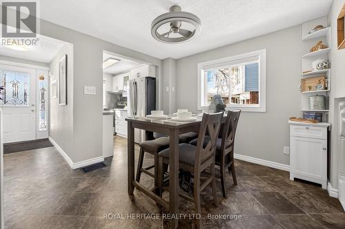 535 Shingle Bridge Place, Cambridge, ON - Indoor Photo Showing Dining Room