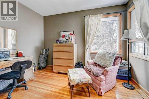 1455 Russell Road Ne, Calgary, AB - Indoor Photo Showing Other Room