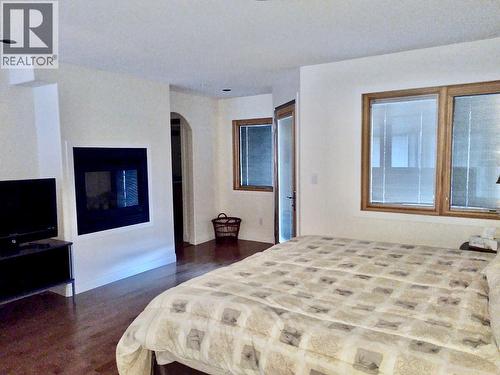 250 Marina Way Unit# 204, Penticton, BC - Indoor Photo Showing Bedroom