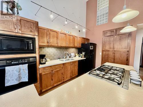 250 Marina Way Unit# 204, Penticton, BC - Indoor Photo Showing Kitchen With Double Sink