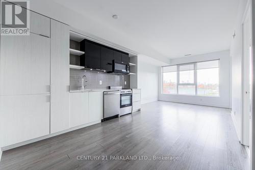 312 - 6 Parkwood Avenue, Toronto, ON - Indoor Photo Showing Kitchen