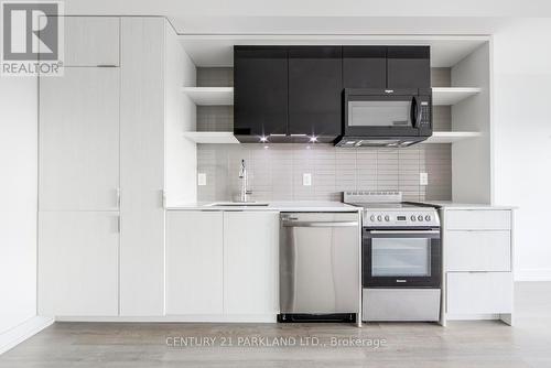 312 - 6 Parkwood Avenue, Toronto, ON - Indoor Photo Showing Kitchen