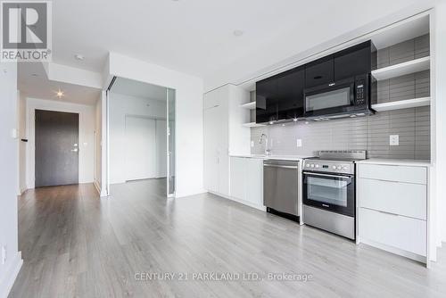 312 - 6 Parkwood Avenue, Toronto, ON - Indoor Photo Showing Kitchen