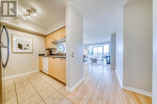 601 - 1200 The Esplanade Road N, Pickering, ON - Indoor Photo Showing Kitchen