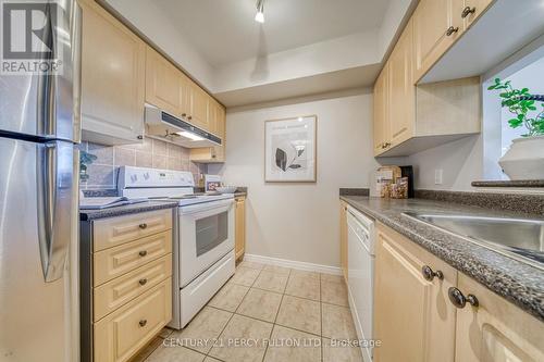 601 - 1200 The Esplanade Road N, Pickering, ON - Indoor Photo Showing Kitchen