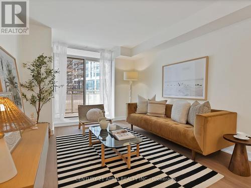 206 - 73 King William Crescent, Richmond Hill, ON - Indoor Photo Showing Living Room