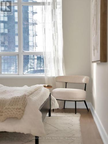 206 - 73 King William Crescent, Richmond Hill, ON - Indoor Photo Showing Bedroom