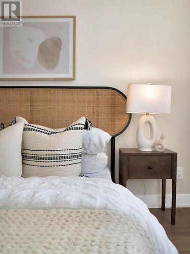 206 - 73 King William Crescent, Richmond Hill, ON - Indoor Photo Showing Bedroom