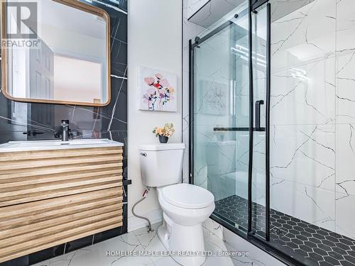 10 Eaglefield Gate, Brampton, ON - Indoor Photo Showing Bathroom