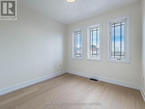10 Eaglefield Gate, Brampton, ON - Indoor Photo Showing Other Room