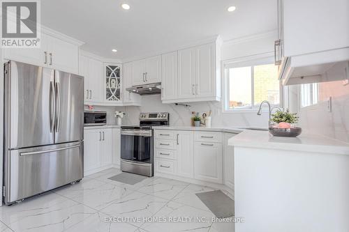 1192 Dream Crest Road, Mississauga, ON - Indoor Photo Showing Kitchen With Upgraded Kitchen