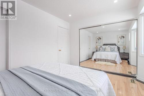 1192 Dream Crest Road, Mississauga, ON - Indoor Photo Showing Bedroom
