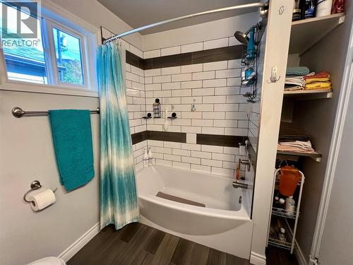 515 Main Street, Slocan, BC - Indoor Photo Showing Bathroom