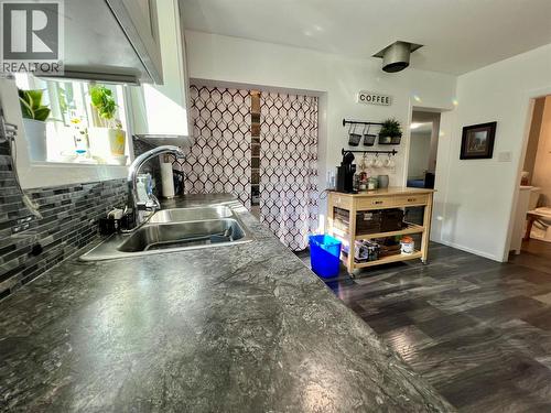 515 Main Street, Slocan, BC - Indoor Photo Showing Kitchen With Double Sink