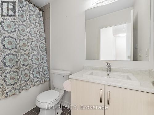 247 Harding Park Street, Newmarket, ON - Indoor Photo Showing Bathroom