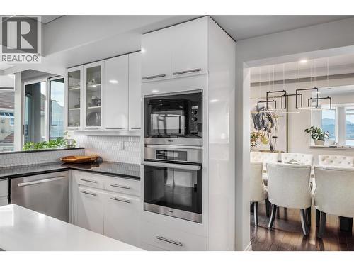 1152 Sunset Drive Unit# 1601, Kelowna, BC - Indoor Photo Showing Kitchen