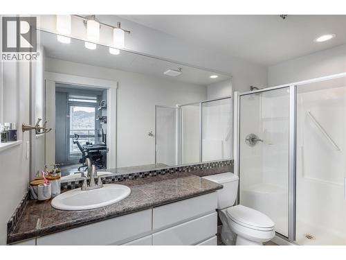 1152 Sunset Drive Unit# 1601, Kelowna, BC - Indoor Photo Showing Bathroom