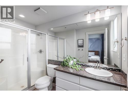 1152 Sunset Drive Unit# 1601, Kelowna, BC - Indoor Photo Showing Bathroom