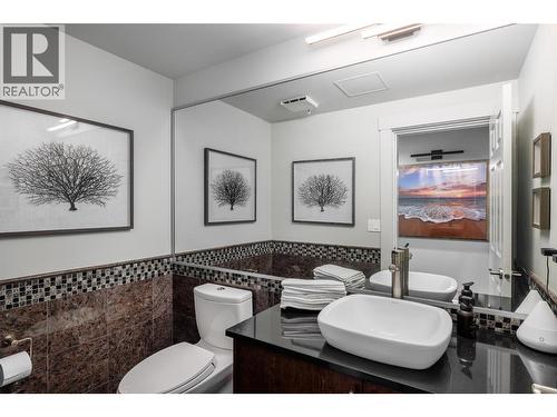 1152 Sunset Drive Unit# 1601, Kelowna, BC - Indoor Photo Showing Bathroom