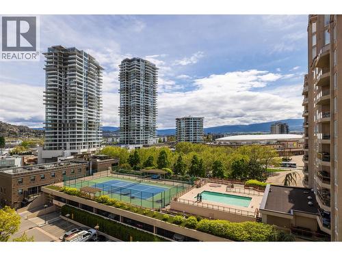 1152 Sunset Drive Unit# 1601, Kelowna, BC - Outdoor With In Ground Pool