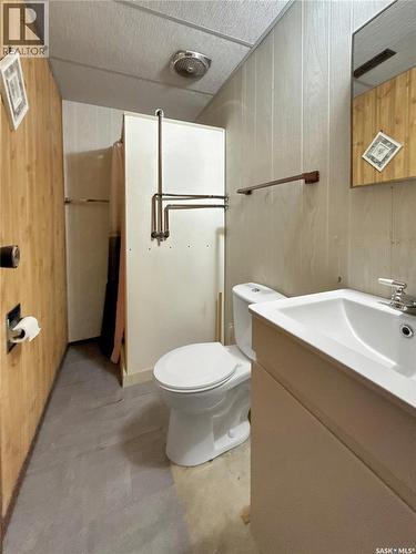 28 North Street, Yorkton, SK - Indoor Photo Showing Bathroom