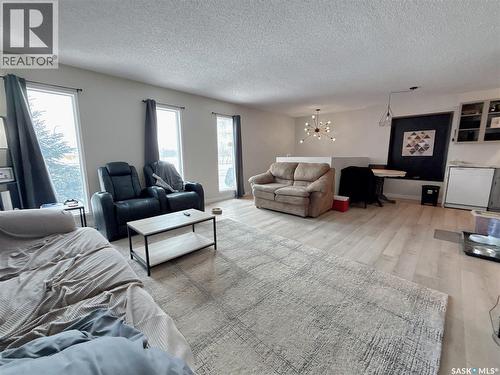 28 North Street, Yorkton, SK - Indoor Photo Showing Living Room