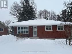 12 MARY STREET  Petawawa, ON K8H 1R5