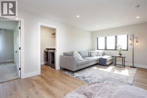 125 Emerald Drive, Red Deer, AB - Indoor Photo Showing Living Room