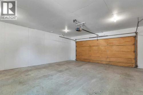 218 Pinemeadow Road Ne, Calgary, AB - Indoor Photo Showing Garage