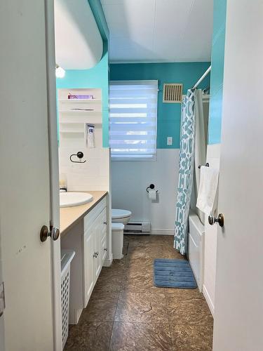 Bathroom - 43 Rue St-André, Ville-Marie, QC - Indoor Photo Showing Bathroom