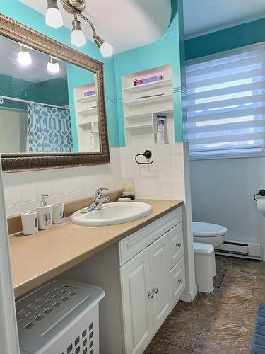 Bathroom - 43 Rue St-André, Ville-Marie, QC - Indoor Photo Showing Bathroom