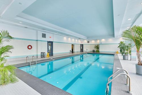 Pool - 506-1000 Boul. De Maisonneuve O., Montréal (Ville-Marie), QC - Indoor Photo Showing Other Room With In Ground Pool